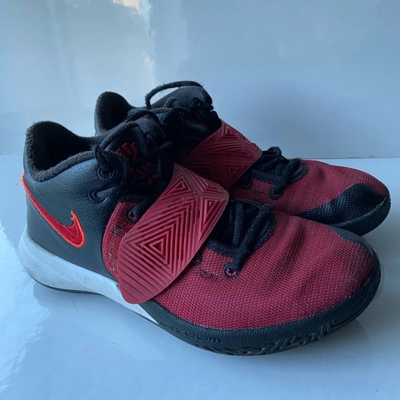 Nike Kyrie  Flytrap Mens red/ Black Basketball Shoes Sz 8 - Picture 6 of 12
